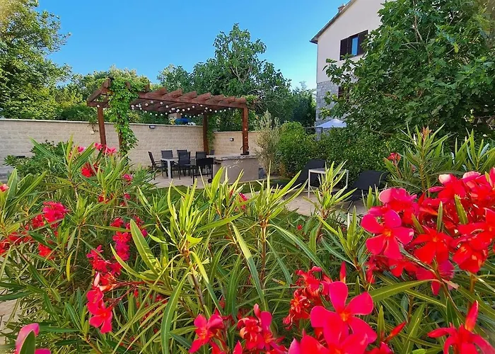 Vila Primorka Apartmani Oleander