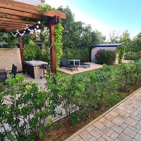 Vila Primorka Apartmani Oleander Šilo Extérieur photo